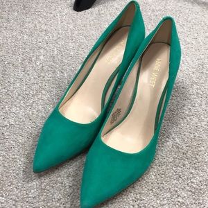 Teal Nine West heels. Size 8.